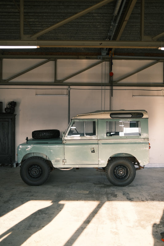 Land Rover 88 series 3 - Petrol