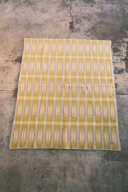 Blanket Yellow/white stripes